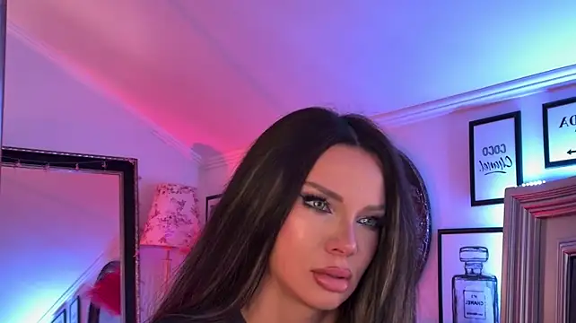 Amber_Luna - Reveal my nipples