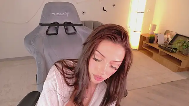 Tinapie - zoom my panty and slaps my pussy