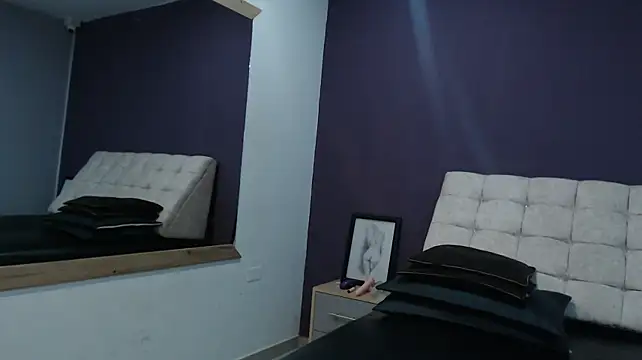 SuriEverly - Panty to one side and show pussy