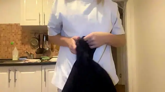 EmeliaNehring - jump jump my boobs