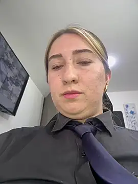 Suzy-111 - 😈PLUG ANAL+ RIDE DILDO🍑