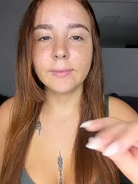 BrunaMendees - Pepino no cuzinho pela 1 vez
