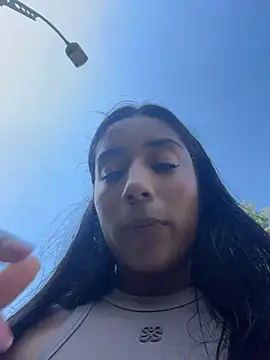 SaryJonex - RUB MY PUSSY IN PUBLIC