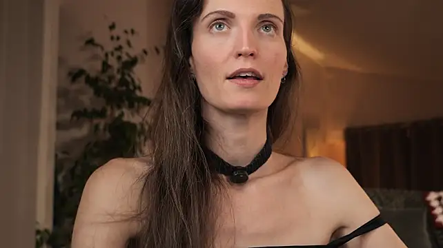 Yulladao - Naked ?