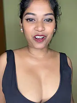 V-Hot-Shilaa - See my pussy hole🥵