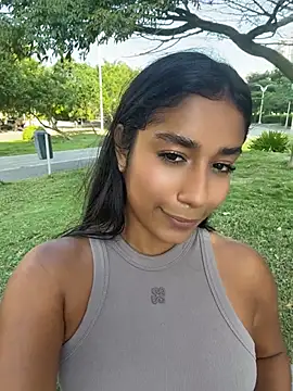 SaryJonex - RUB MY PUSSY IN PUBLIC