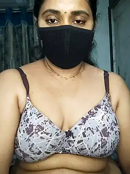 Doly_thebubbly_telugugirl - Boobs oil massage in public..