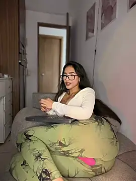 DulceLenns - Naked plug ass(lastipvideo)