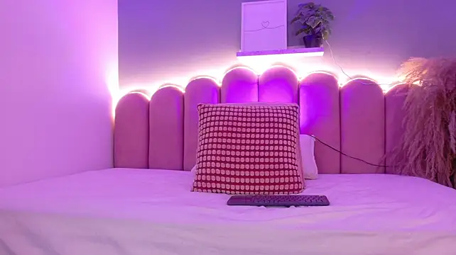 SofiaDiamond_ - oil in my big ass and anal plug 🍑🍄
