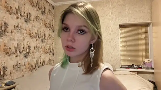 KymberlyKarhoff - Slap my boobs 🥰