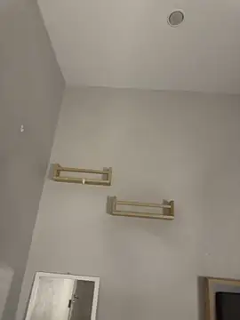 AliceWet - take off panties+bodytour closeup pussyy
