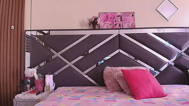 Bratz_x - Penetration with a sex toy