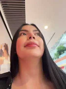 Cami_olarte - Flash boobs