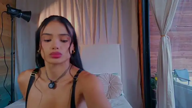 OrianaMazzone - ✨✨Domi on clit + Dildo in pussy 😈✨✨