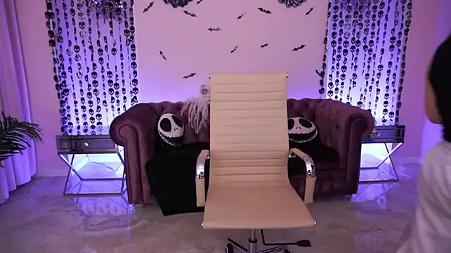 Miki_Kivi - Help with moving