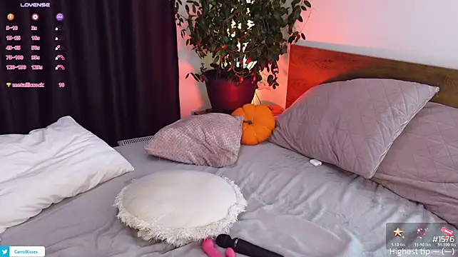 Carrolyna - dldo in pussy