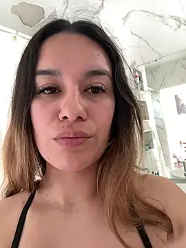 LatinaFuegoX - Crema en tits