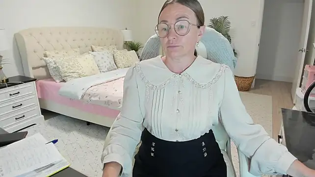 Vika73 - type - ​menu ​and ​private ​active