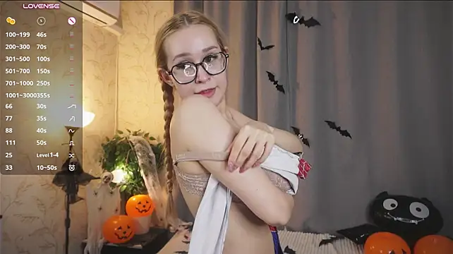 JackelineSwanda - 💕Pull strap down kiss my collarbone💕
