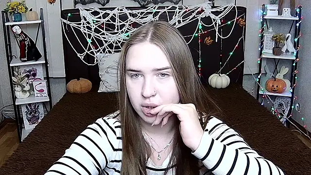 LauraHlot - Every Tip Brings Us Closer 🫶