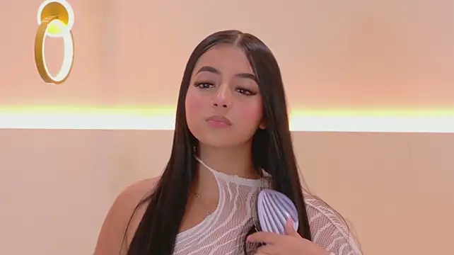 Jessie-Rouse - pinch nipples