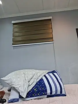 Thasha8 - hy daddy kiss me pls