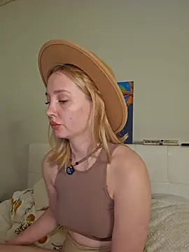 Ooopsitscandy - take off top + nipple clamps