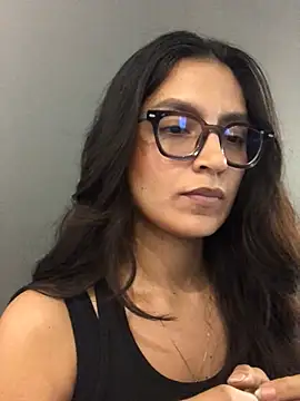 Gia_Mazzon - TEASE MY PUSSY UNDER TABLE