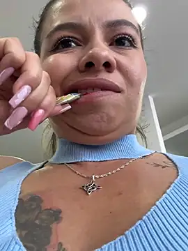 Ariana-07 - Panties off and rub my pussy close up