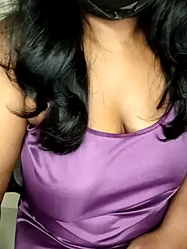 Mallu_karthika - Oil my boobies