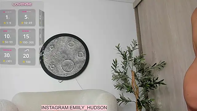 Emily_huddson_ - hi