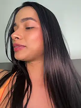 Bella_Smithe - show tittis and saliva in this