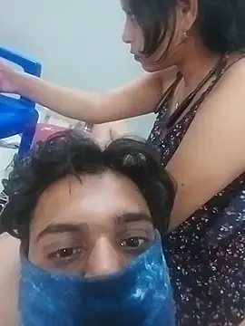 Hot-couple007 - Pusy show in public