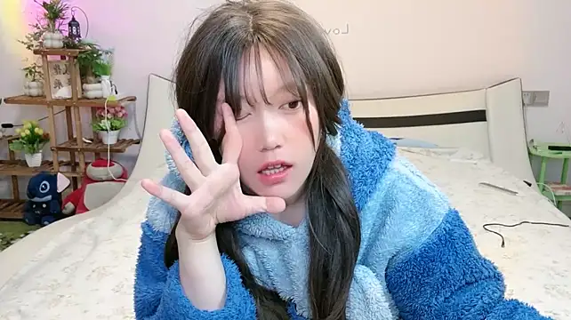 -520MT- - 全裸3分钟 不露点