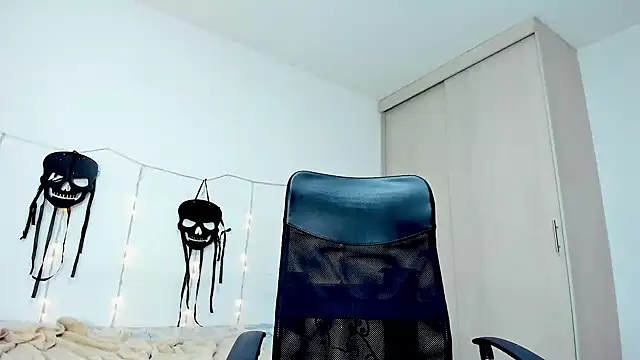 Monica_little23 - bounce boobies
