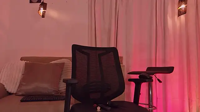 IsabellaLux_ - SPANK ASS IN DOGGY STYLE + SALIVA ASS