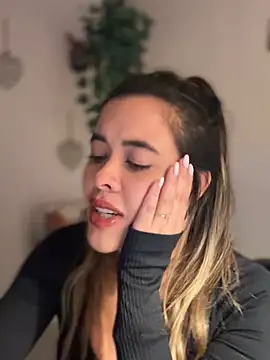 Emilia_Bakerr - Twerk without panties