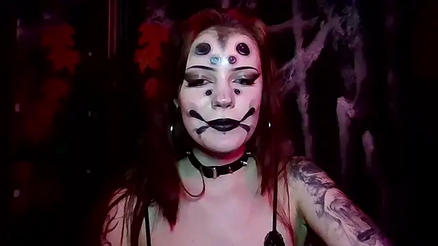 Alluring_Silk - Feed the spider<3
