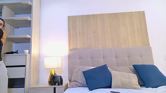 KristhenBella - Doggy Style Naked + Fingers inside