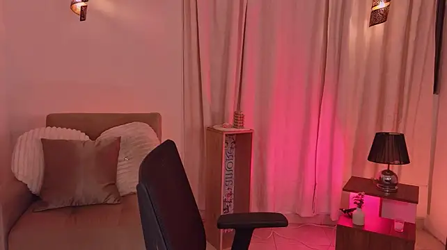 IsabellaLux_ - SPANK ASS IN DOGGY STYLE + SALIVA ASS