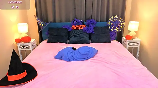 Alencia_ - Get my pussy wet💧💦💦💦