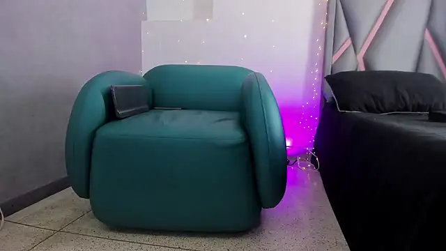 Esterlindez - play with the nipples