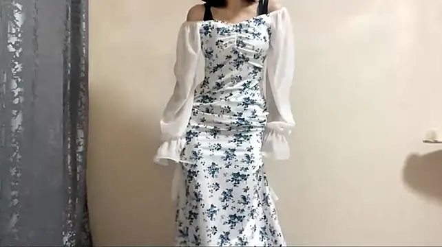 JessicaRomjue - tease with my shoulders