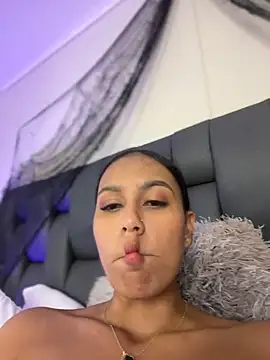 MiilaBlake - CLOSE UP CLIT PLAY