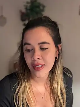 Emilia_Bakerr - Twerk without panties