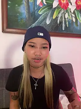Scarlet_Thai - Ass oil