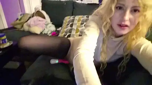 Kiki-wren - panties in mouth