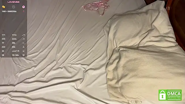 MammieLippoldt - I'll pinch my nipples