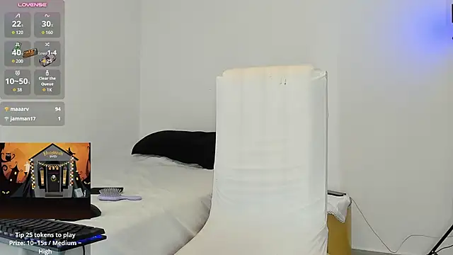 Luna_Cami4 - suck on breasts