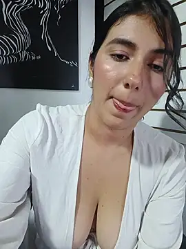 ViolettaWalton1 - boobs in store public💜🥵